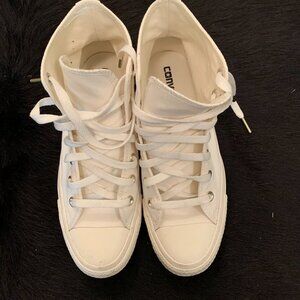 Converse Women's Chuck Taylor All Star Hi Lift Leather Sneaker - Size 7.5